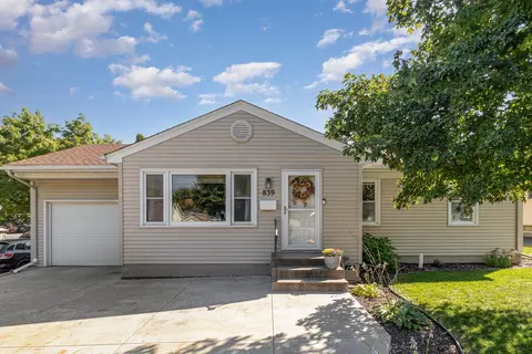 839 Spencer St S, Shakopee, MN 55379