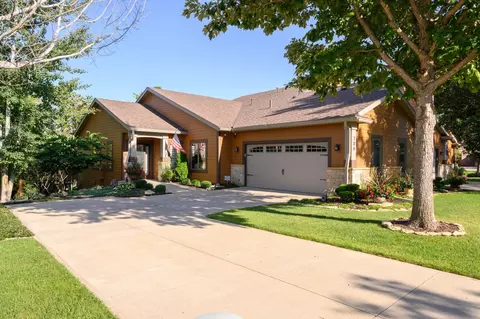 706 Panorama Cir NW, Rochester, MN 55901