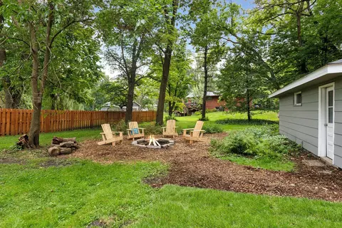 25865 Wild Rose Ln, Shorewood, MN 55331