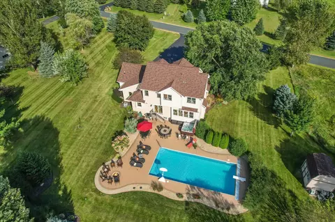 960 Fraser Ln, Hudson, WI 54016
