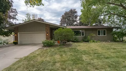 1644 Wilshire Dr NE, Rochester, MN 55906