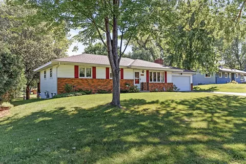 13209 Birchwood Ln, Burnsville, MN 55337