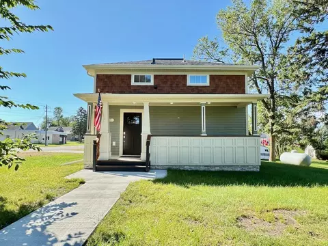 211 1st Ave NW, Rothsay, MN 56579