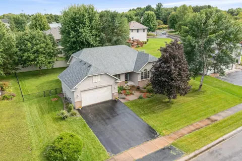 12647 Mentzer Trl, Lindstrom, MN 55045