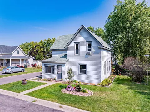 122 Juniper St S, Lester Prairie, MN 55354