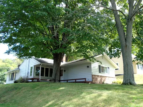 1567 Lincoln Ave, Red Wing, MN 55066