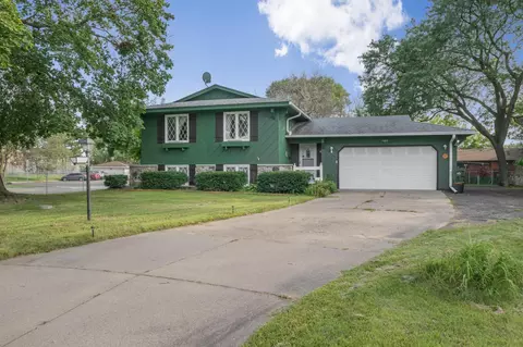 7417 Regent Ave N, Brooklyn Park, MN 55443