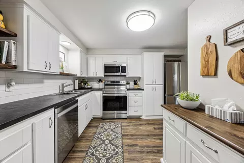 2044 13th Ave W, Shakopee, MN 55379