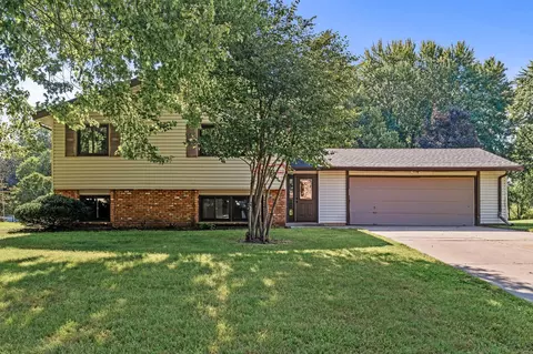 7701 82nd Ave N, Brooklyn Park, MN 55445