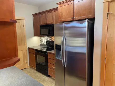 14937 60th St N #202, Stillwater, MN 55082
