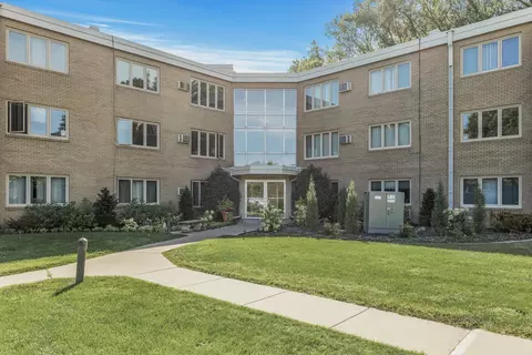 4370 Brookside Ct #310, Edina, MN 55436