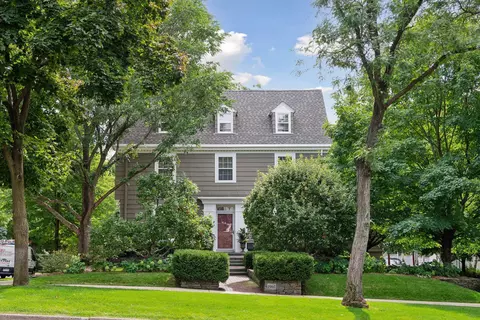1961 Kenwood Pkwy, Minneapolis, MN 55405