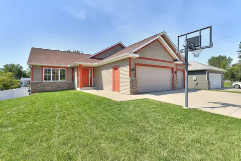 1729 Spruce Meadows Dr SE, Rochester, MN 55904