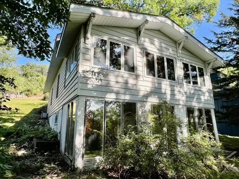 655 Lakeshore Dr, Ortonville, MN 56278