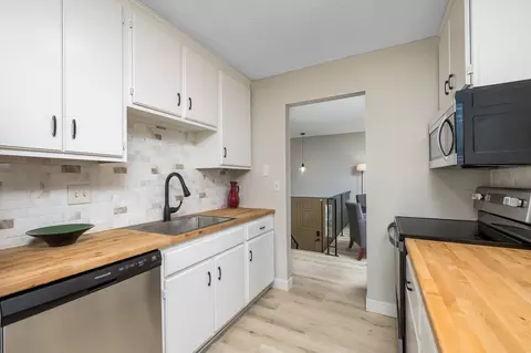 4564 Cinnamon Ridge Trl #4564, Eagan, MN 55122 photo 13