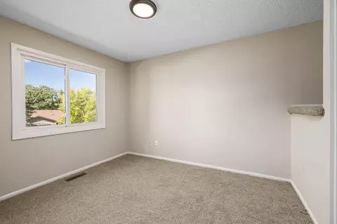 4564 Cinnamon Ridge Trl #4564, Eagan, MN 55122 photo 2