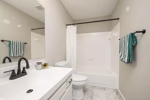 4564 Cinnamon Ridge Trl #4564, Eagan, MN 55122 photo 5