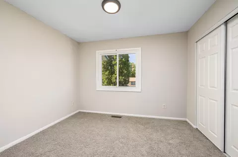 4564 Cinnamon Ridge Trl #4564, Eagan, MN 55122 photo 4