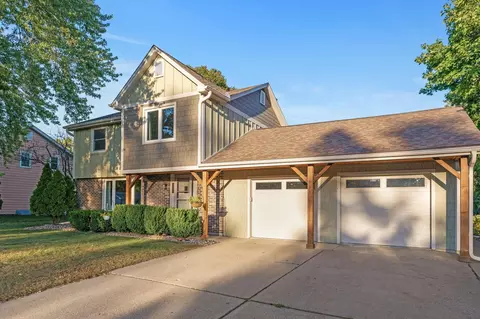 8469 Hyde Ave S, Cottage Grove, MN 55016
