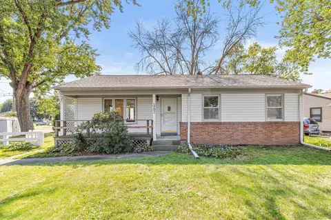1701 Birmingham St, Maplewood, MN 55109