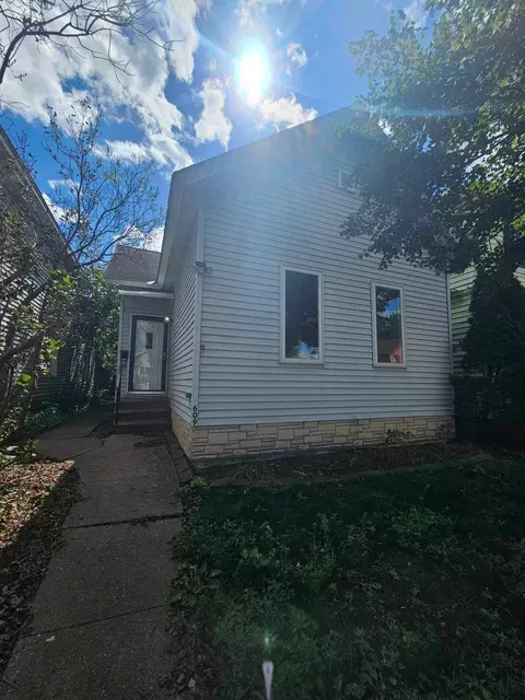 609 W 4th St, Winona, MN 55987