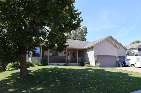 16245 Harmony Path, Lakeville, MN 55044