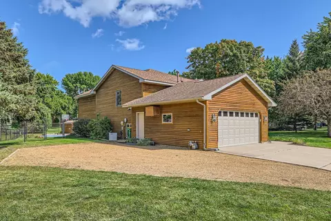 112 W Ridge Rd, Mayer, MN 55360