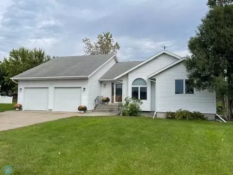724 Parkway Dr, Wahpeton, ND 58075