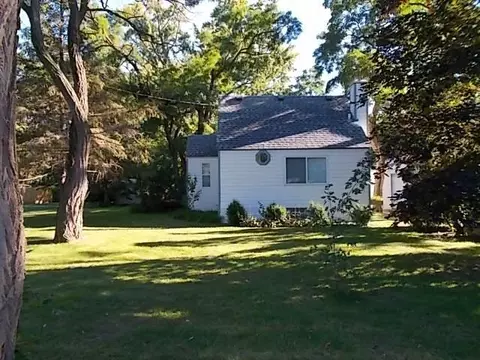 2516 Hillview Rd, Mounds View, MN 55112