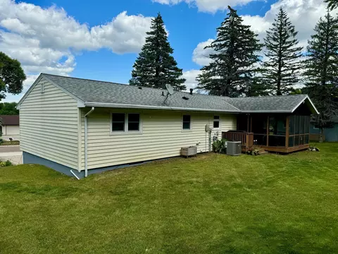 806 Des Moines Dr, Windom, MN 56101 photo 6