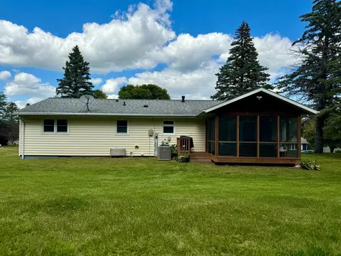 806 Des Moines Dr, Windom, MN 56101 photo 7