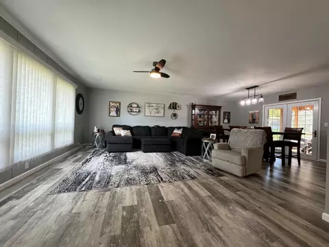 806 Des Moines Dr, Windom, MN 56101 photo 20