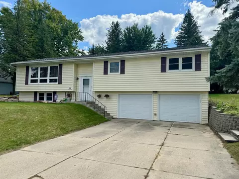 806 Des Moines Dr, Windom, MN 56101 photo 3