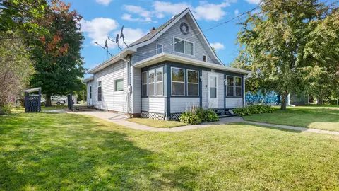 821 3rd St, Holdingford, MN 56340