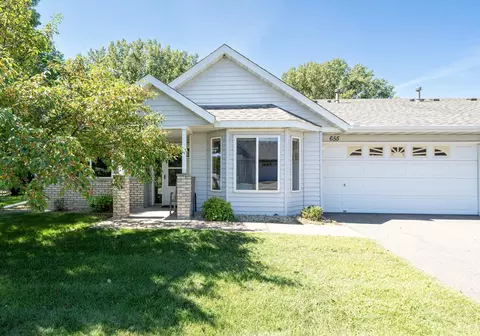 655 Belland Ave, Vadnais Heights, MN 55127