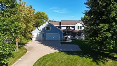 68 Mcintosh Rd E, La Crescent, MN 55947