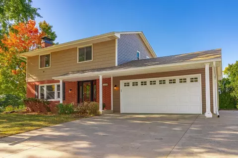 11536 River Hills Dr, Burnsville, MN 55337