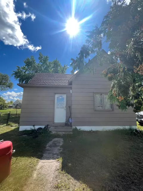 116 Wisconsin Ave SE, Staples, MN 56479