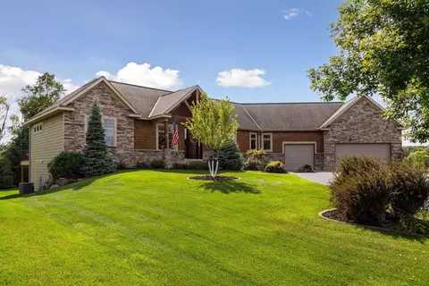 1517 Belmont Ave NW, Prior Lake, MN 55379