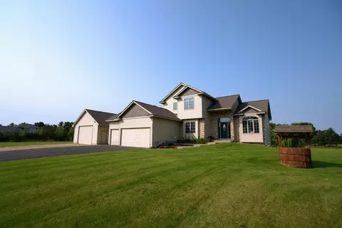 20420 Eidelweiss St NW, Oak Grove, MN 55011