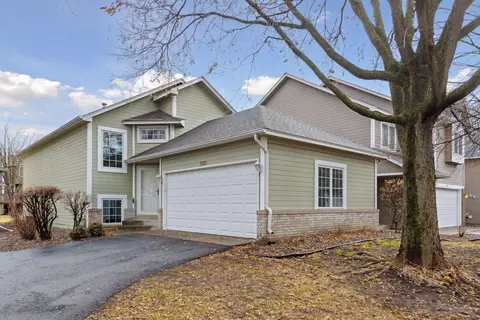 3625 Sussex Pl, Minnetonka, MN 55345