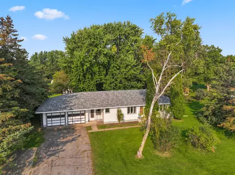 1011 Summit Ave N, Sauk Rapids, MN 56379