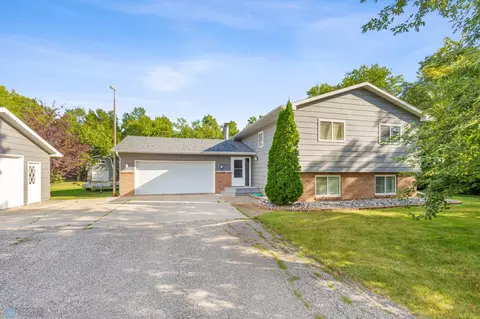 119 Elm St, Hickson, ND 58047
