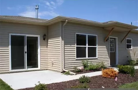 932 Serenity Cir, Young America, MN 55397