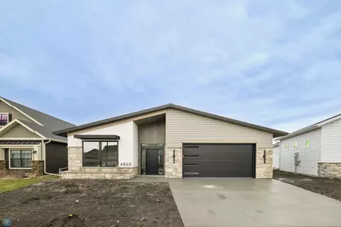 4868 Bluebell Loop S, Fargo, ND 58104