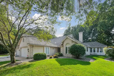 10412 Fawns Way, Eden Prairie, MN 55347