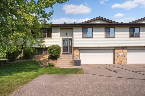 859 Sherwood Rd, Shoreview, MN 55126