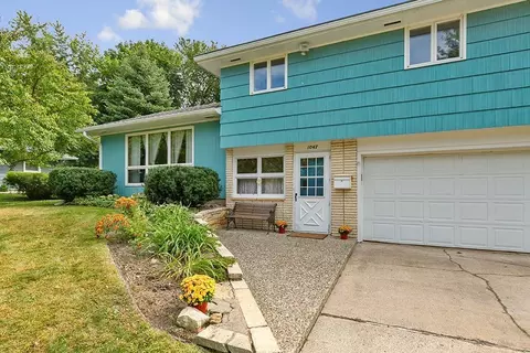 1047 Home Pl, Faribault, MN 55021