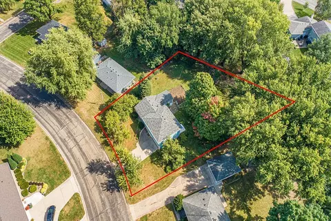 1047 Home Pl, Faribault, MN 55021 photo 2