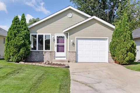 304 Lady Slipper Ave NE, New Prague, MN 56071